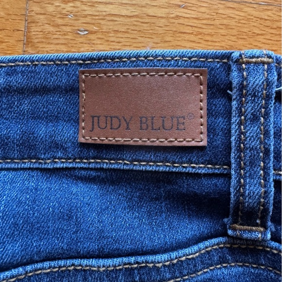 Judy Blue Dark Wash relaxed fit high rise Jeans - Picture 5 of 8